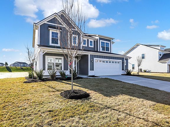 3rd image of 5905 Fair Oak Cir