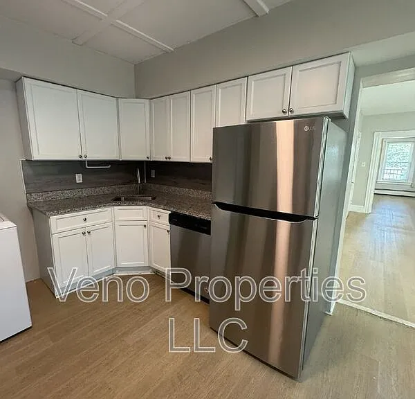 129 N 3rd Ave #2 — Photo 5