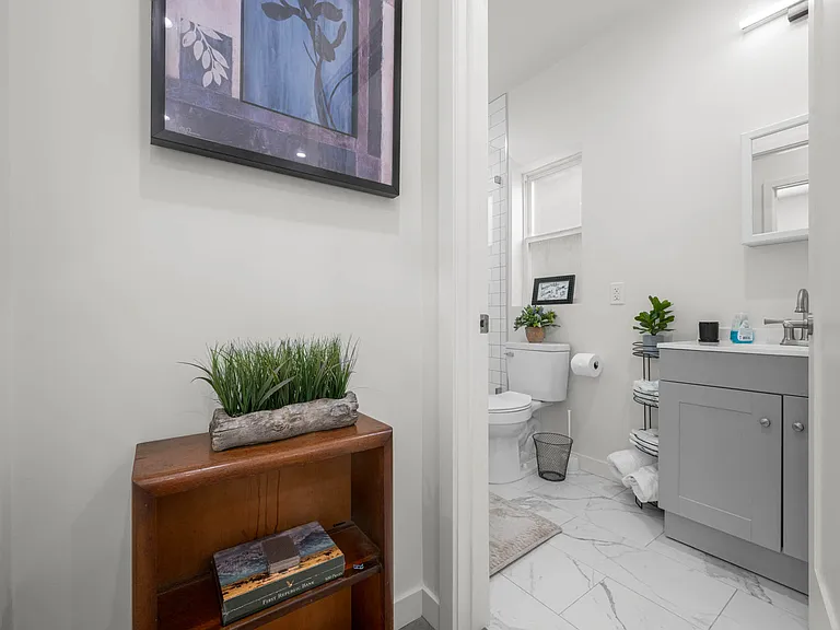 1535 S Ogden Dr — Photo 13