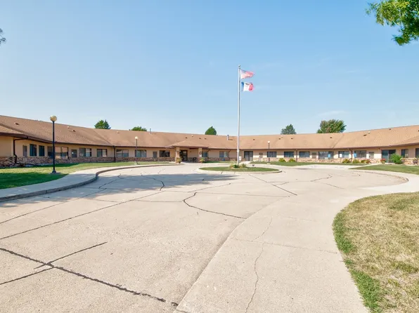 2307 27th St, Spirit Lake, IA 51360