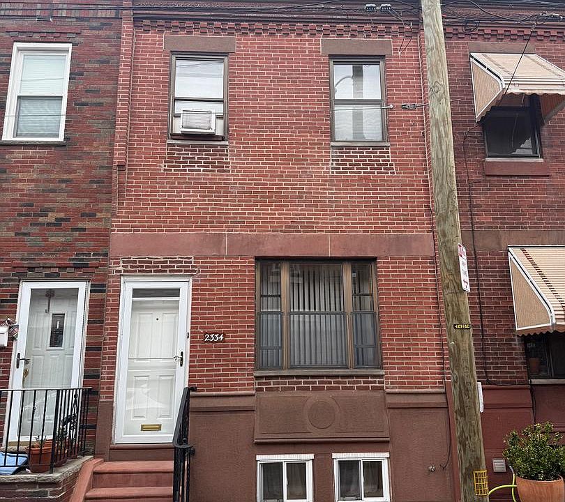 1st image of 2334 S Rosewood St