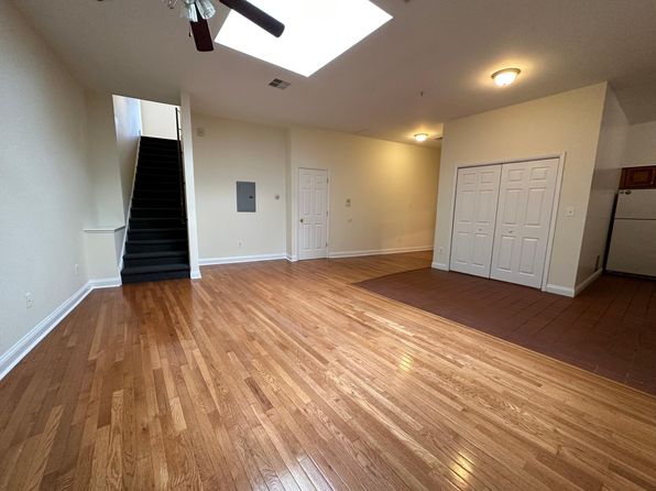 901 N Broad St APT 204