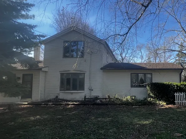 727 E Washington St, Marengo, IL 60152