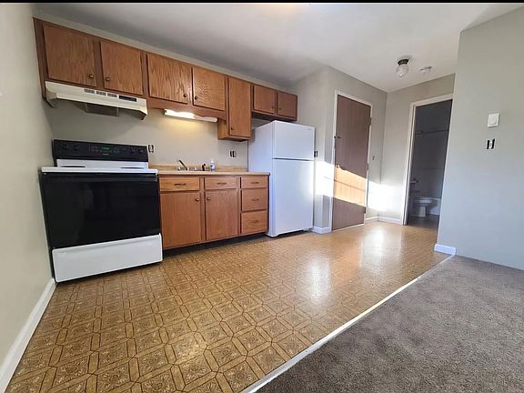 2nd image of 480 Nashua St