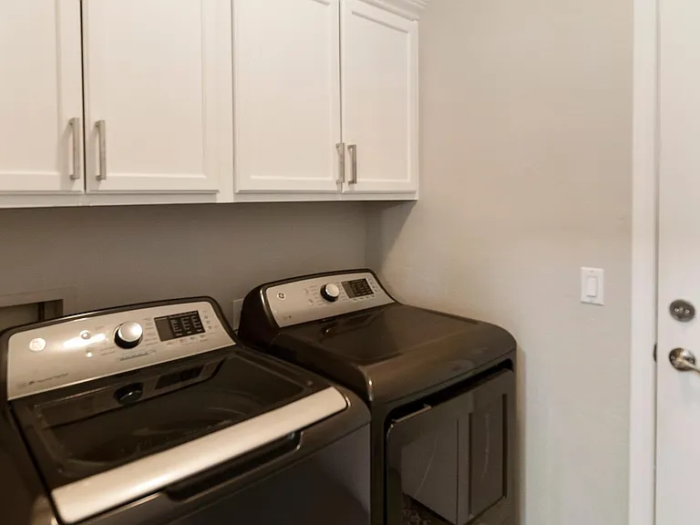1425 E Morelos St — Photo 17
