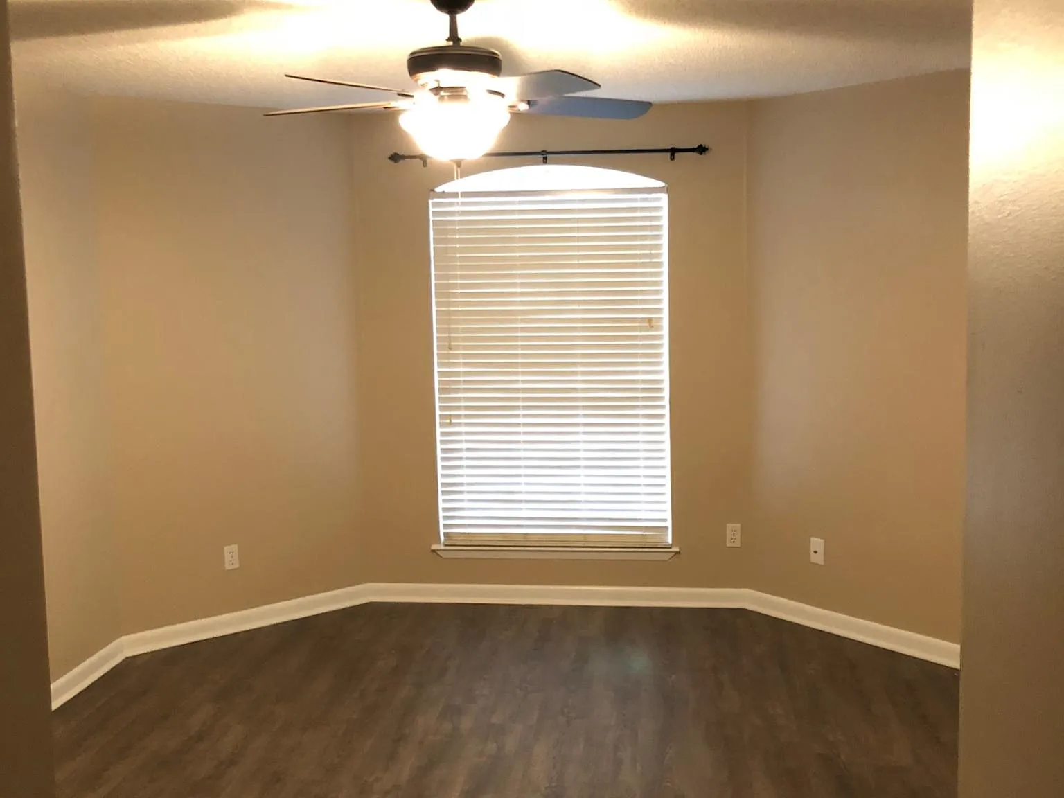 3 bed, 1290 sqft, $1,200 — Photo 4