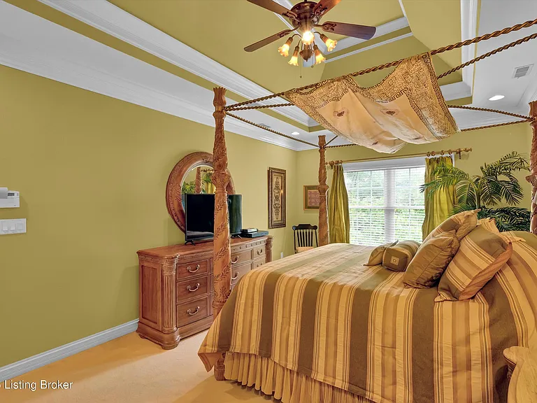 560 N Hubbards Ln — Photo 45