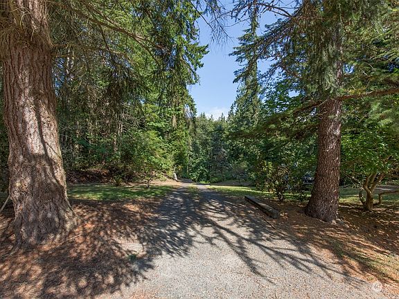3rd image of 282 El Camino Drive