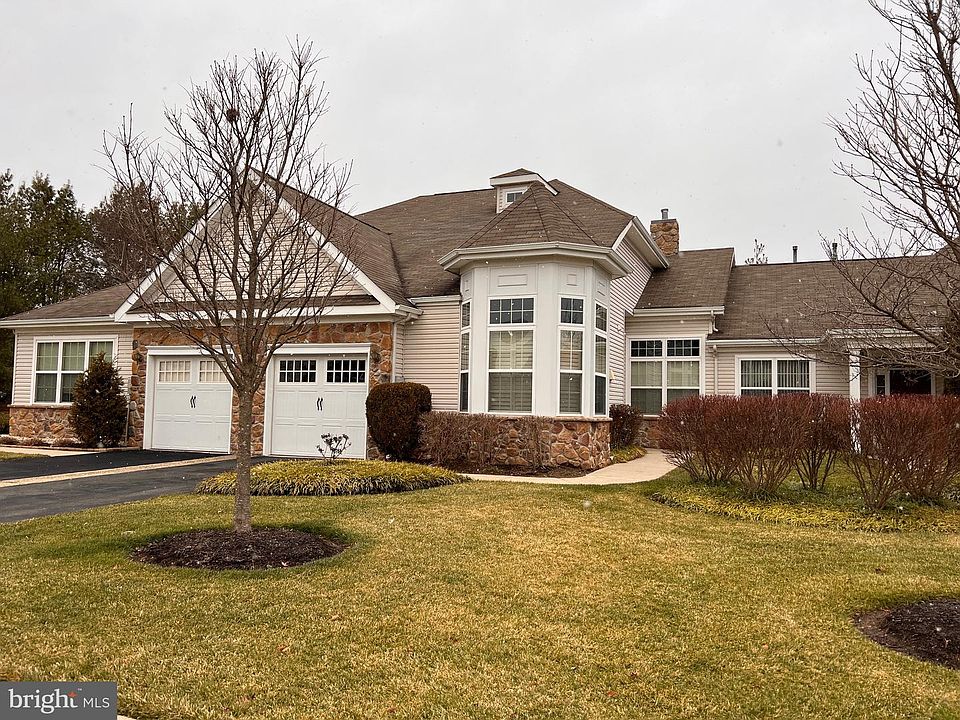 1st image of 111 Copperfield Dr