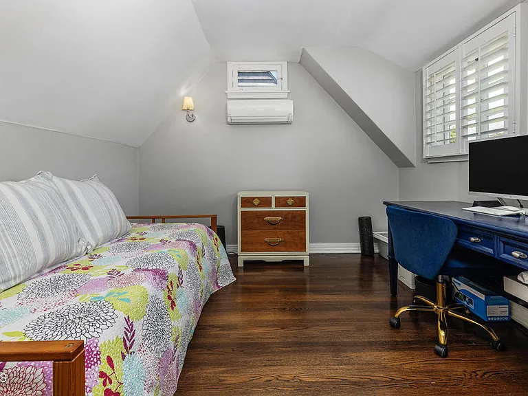 840 Victoria Dr — Photo 24