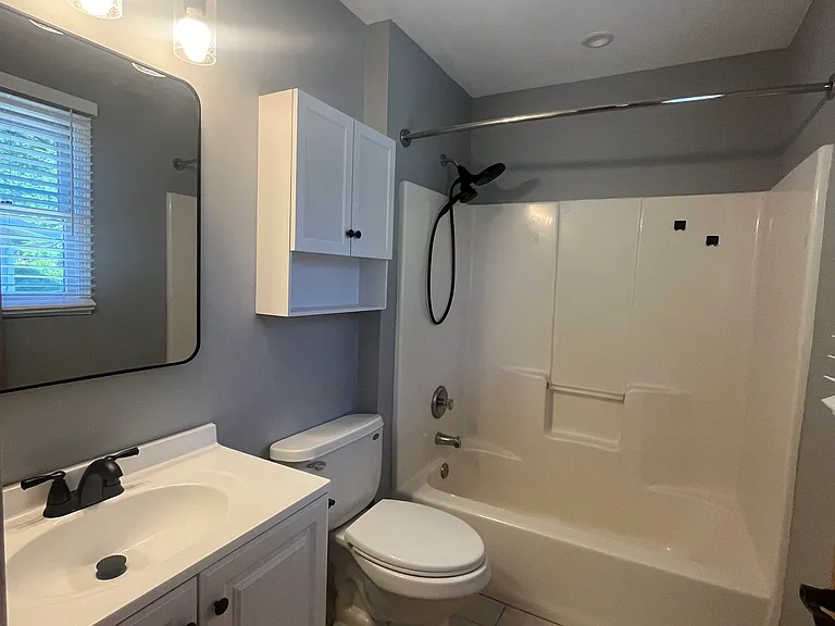 10304 Wilmette Ave — Photo 14