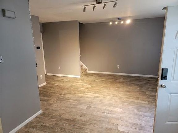 3rd image of 10103 Northeast Ave APT 33