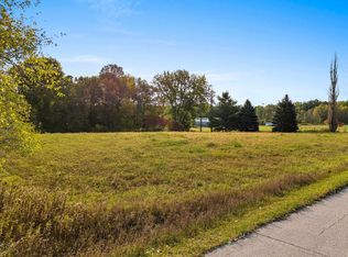 7310 Birdie View Ln, Oconto, WI 54153