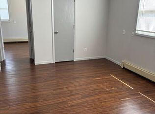 427 N 2nd Ave E #4, Newton, IA 50208