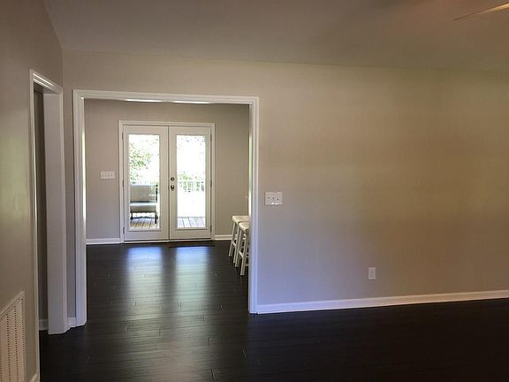 3rd image of 5546 Farm House Ln