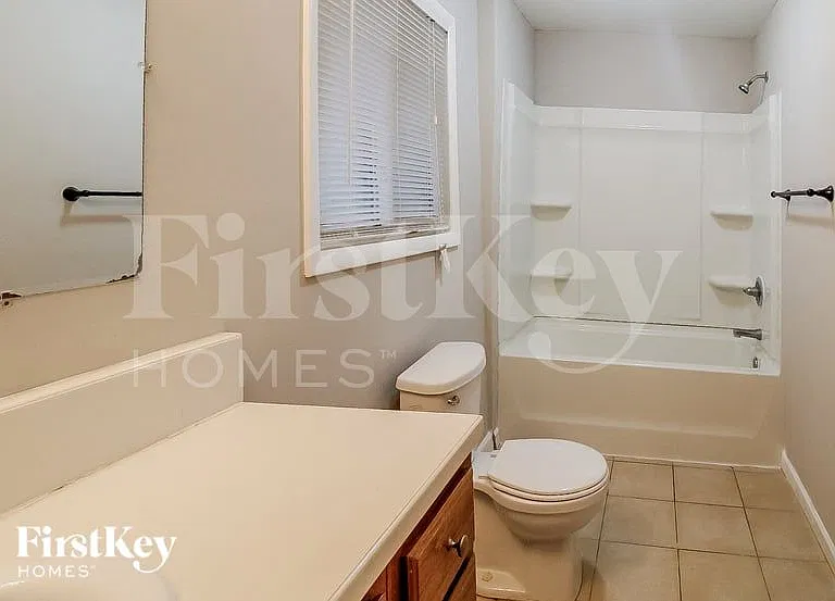 2483 Kings Park Cir — Photo 12