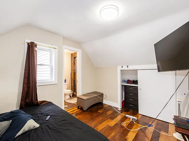 19 Chestnut St — Photo 11
