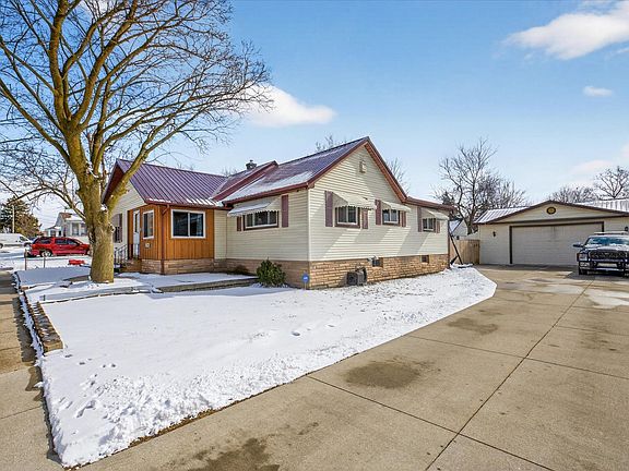 5th image of 2138 E Whittemore Ave