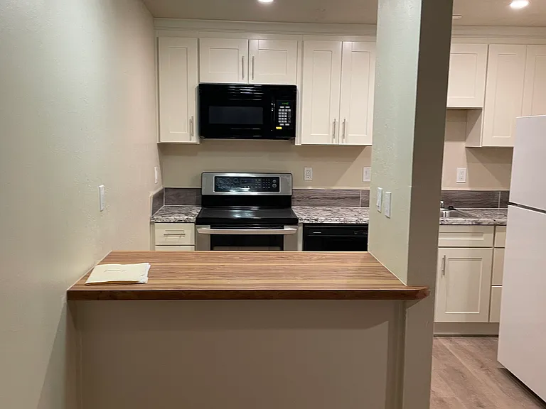 2708 Oak Rd #A — Photo 10
