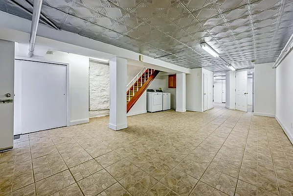 Rented by Peace of Mind Realty | media 39