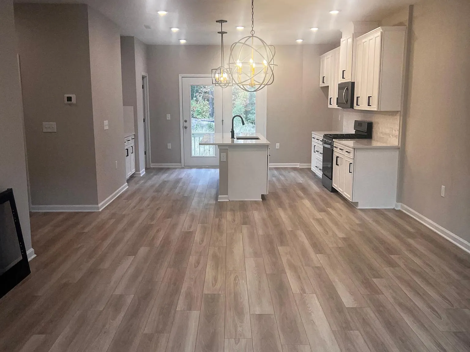 744 Firebrick Dr — Photo 2