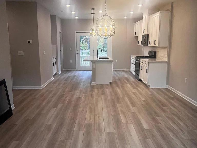 744 Firebrick Dr — Photo 2