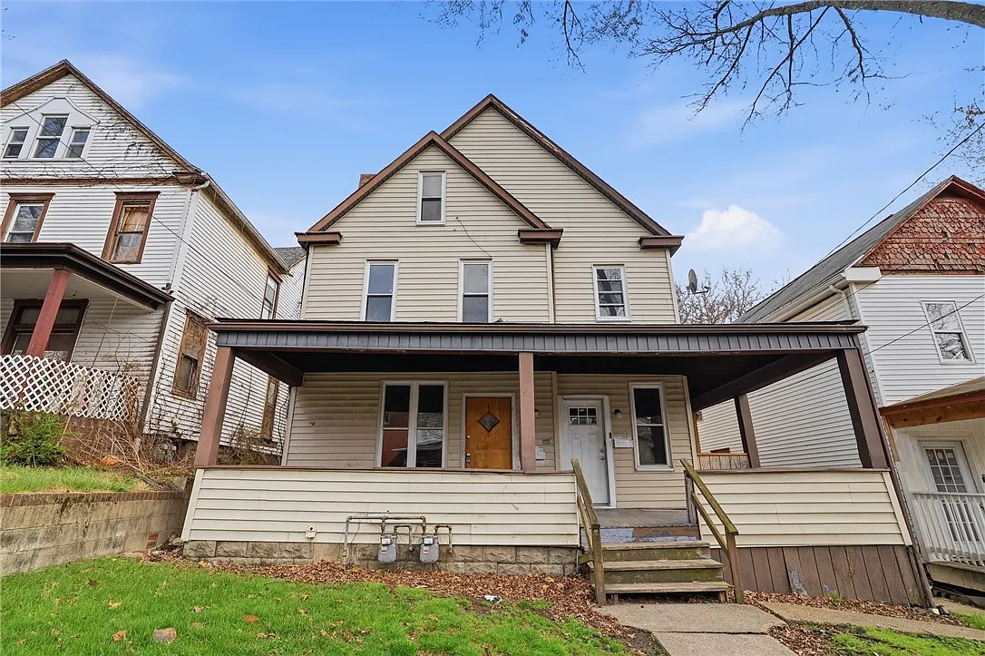 144 Ridge Ave photo 1
