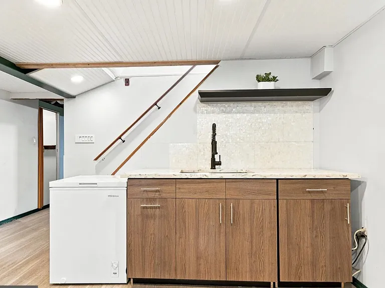 1307 Midland Rd — Photo 15