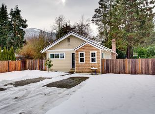 555 SE Lewis St, Issaquah, WA 98027