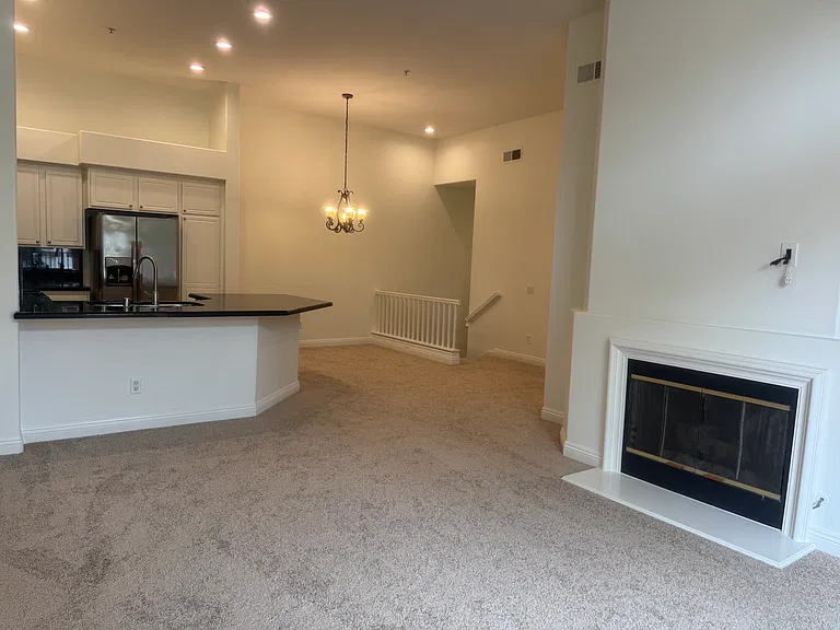 2401 Ladrillo Aisle — Photo 5