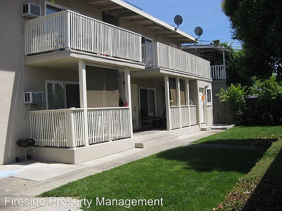 2nd image of 883 Sharmon Palms Ln APT D
