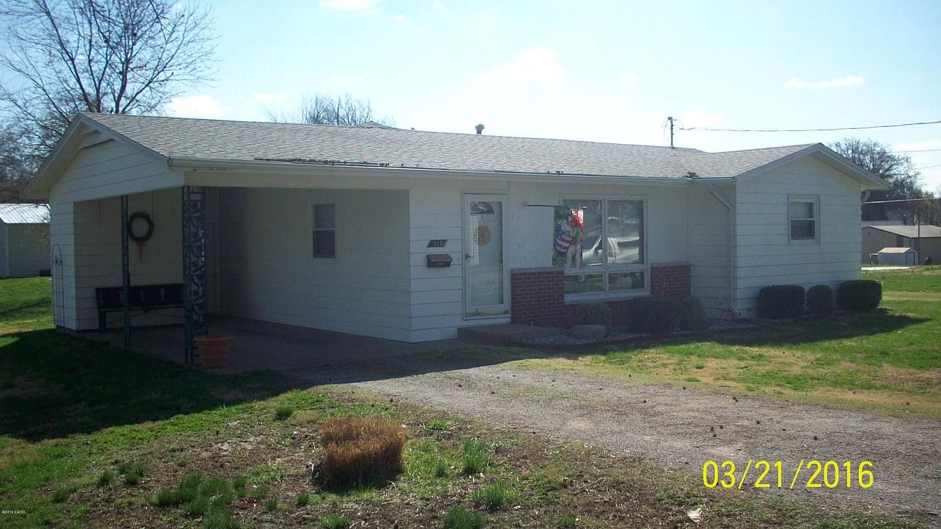 310 N Line St, Du Quoin, IL 62832 Zillow