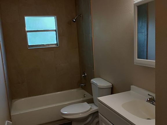 5th image of 5434 Desoto Pl