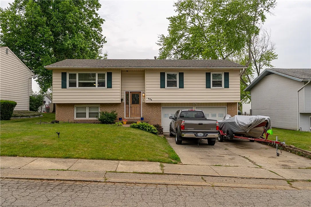235 Dover Dr photo 1