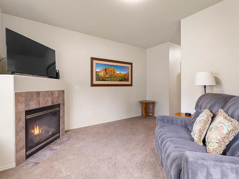 676 SE Gleneden Pl — Photo 13
