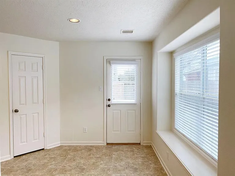 20707 Fair Castle Dr — Photo 6