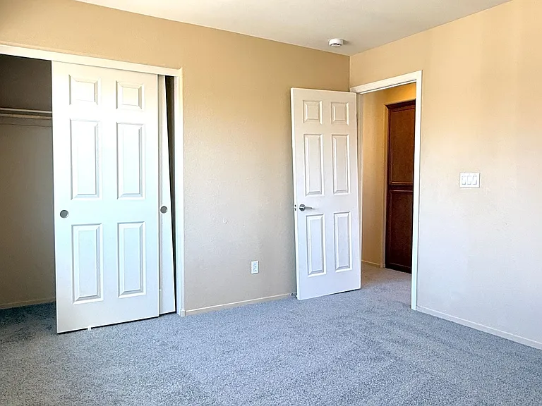 1013 Shades End Ave — Photo 30