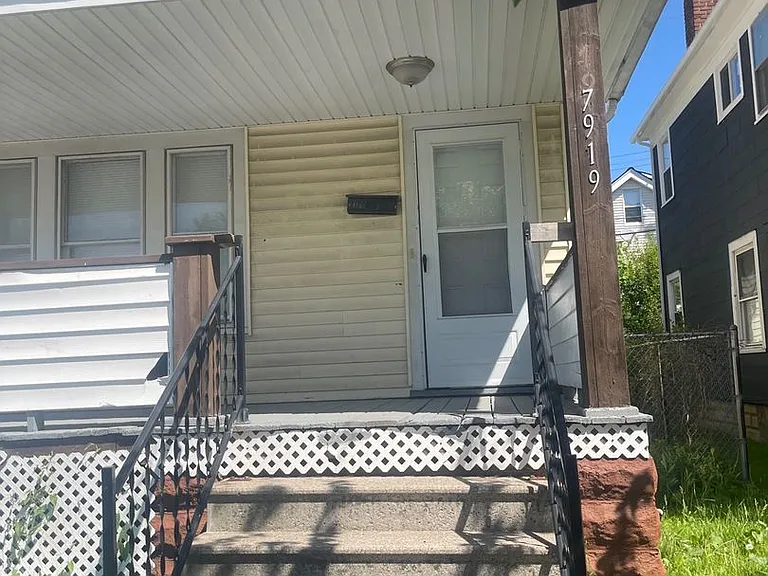 7919 Force Ave — Photo 2