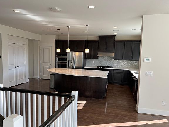 5th image of 855 224th Ave NE