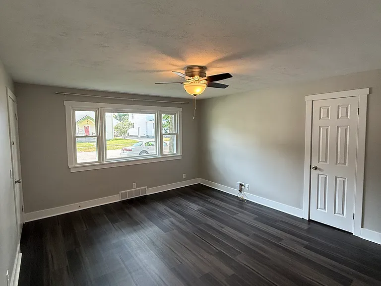 213 Garfield Ave #1 — Photo 9