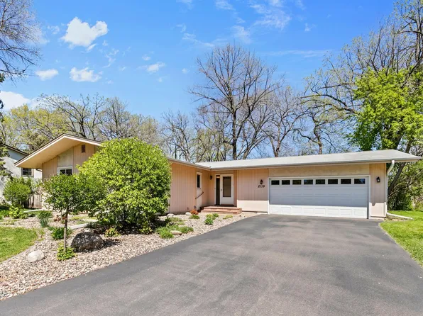2119 Violet Ln, New Brighton, MN 55112