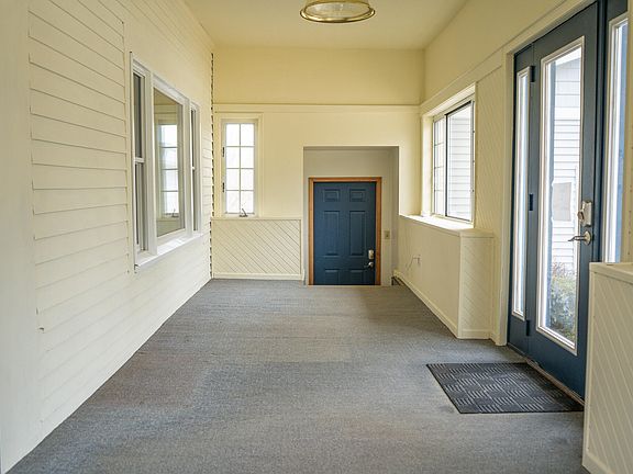 3rd image of 3338 W Abbey Rd