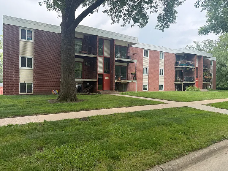 210 Haywood Dr #210 — Photo 1