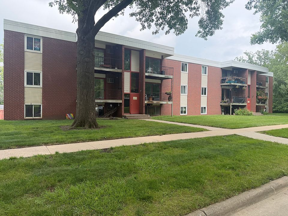 1st image of 210 Haywood Dr #210