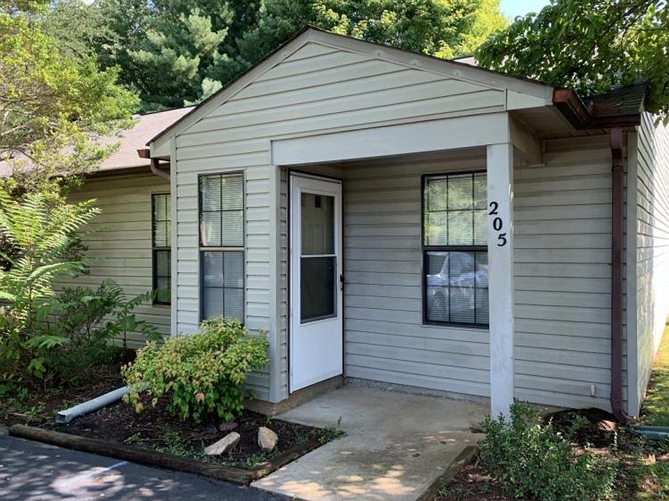 1st image of 200-207 Palomino Ln #205