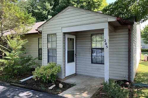 200-207 Palomino Ln Photo 1