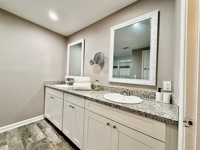 3487 Balboa Cir — Photo 30