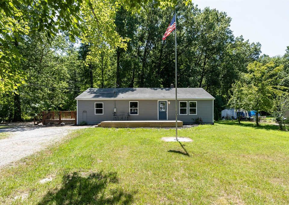 2nd image of 6008 Newtonsville Rd