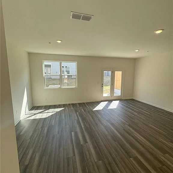 3009 Acacia Cir — Photo 7