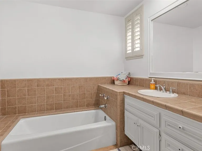 22241 Dardenne St — Photo 33